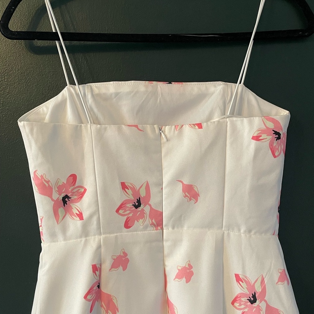 NWT Hello Molly Rio Vista Dress. White grounded pink floral print. Size 6/Medium - Picture 9 of 13